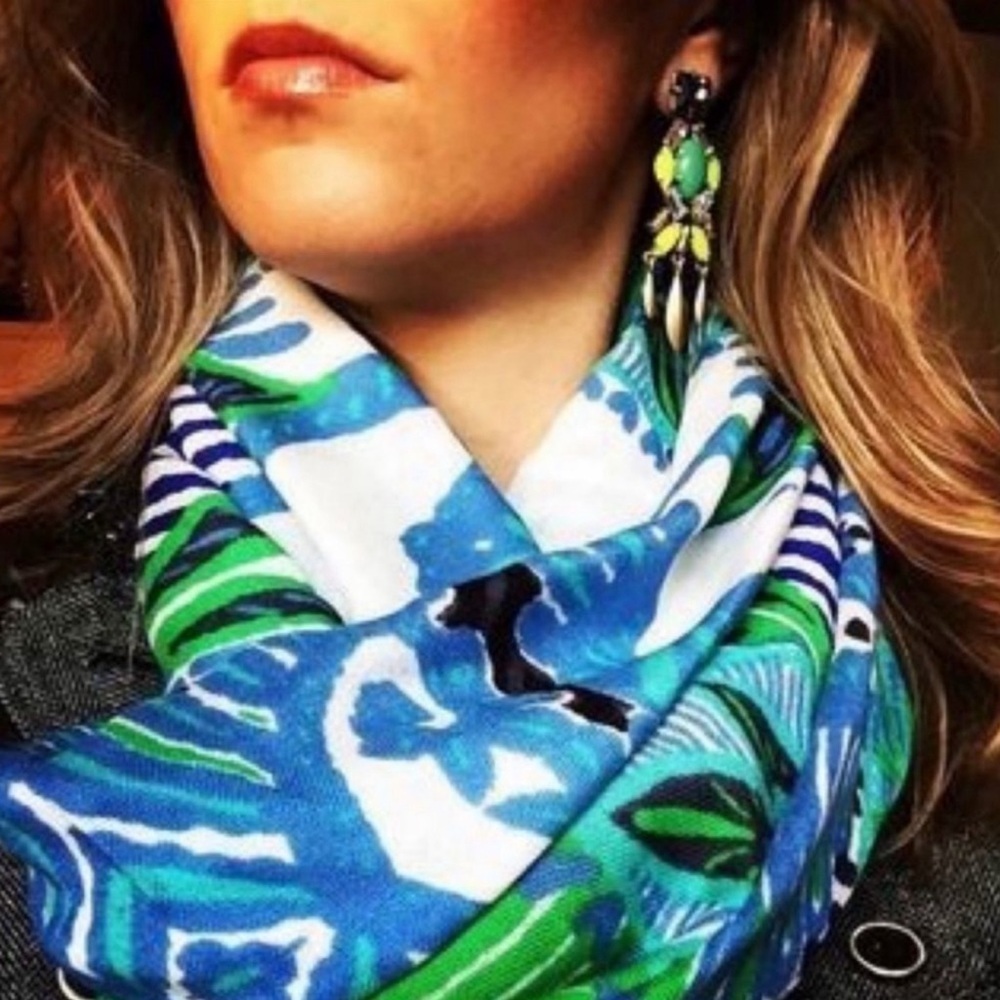 STELLA AND DOT Union Square Botanical Blue/Green‎ Oversized Scarf Approx. 66x37”